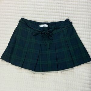 Hollister Mid-rise Pleated Mini Skort